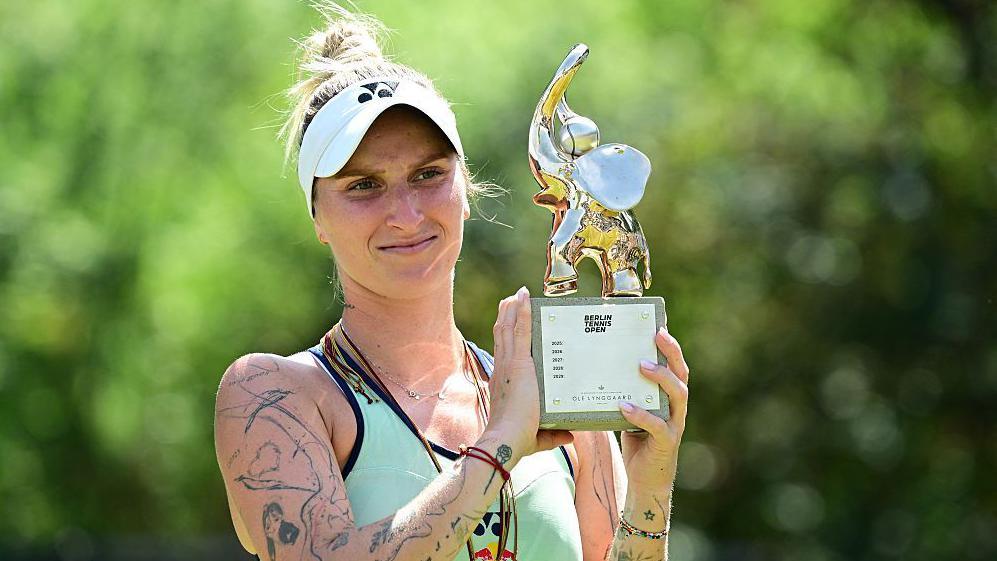Vondrousova gana en Berlín y firma un regreso histórico